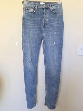 Women's Light Blue High-Rise Slim Jeans Size 28